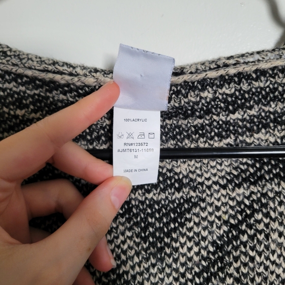 Northern Angel Cardigan - Picture 3 of 6